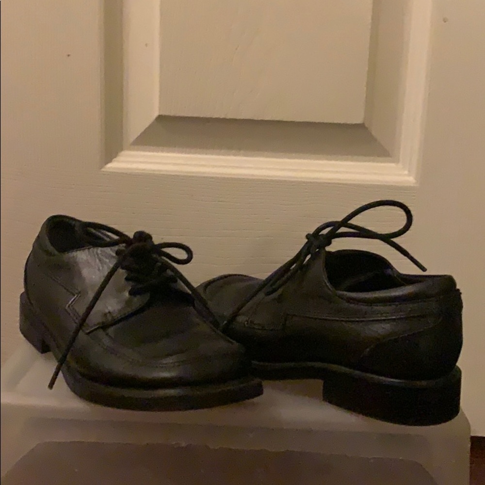Dress shoes